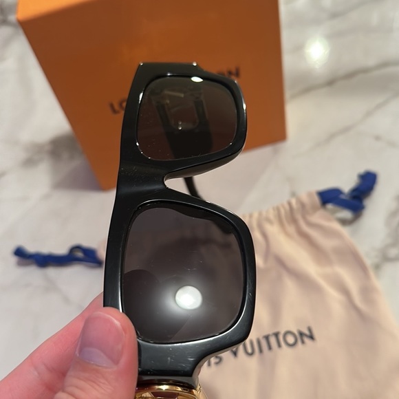 LV Link Square Sunglasses - Picture 10 of 17